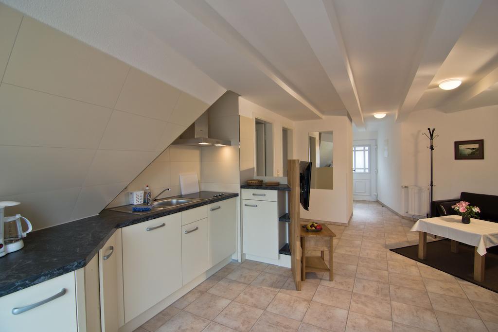Apartmán Haus Friedrich-Goehren Pokoj fotografie